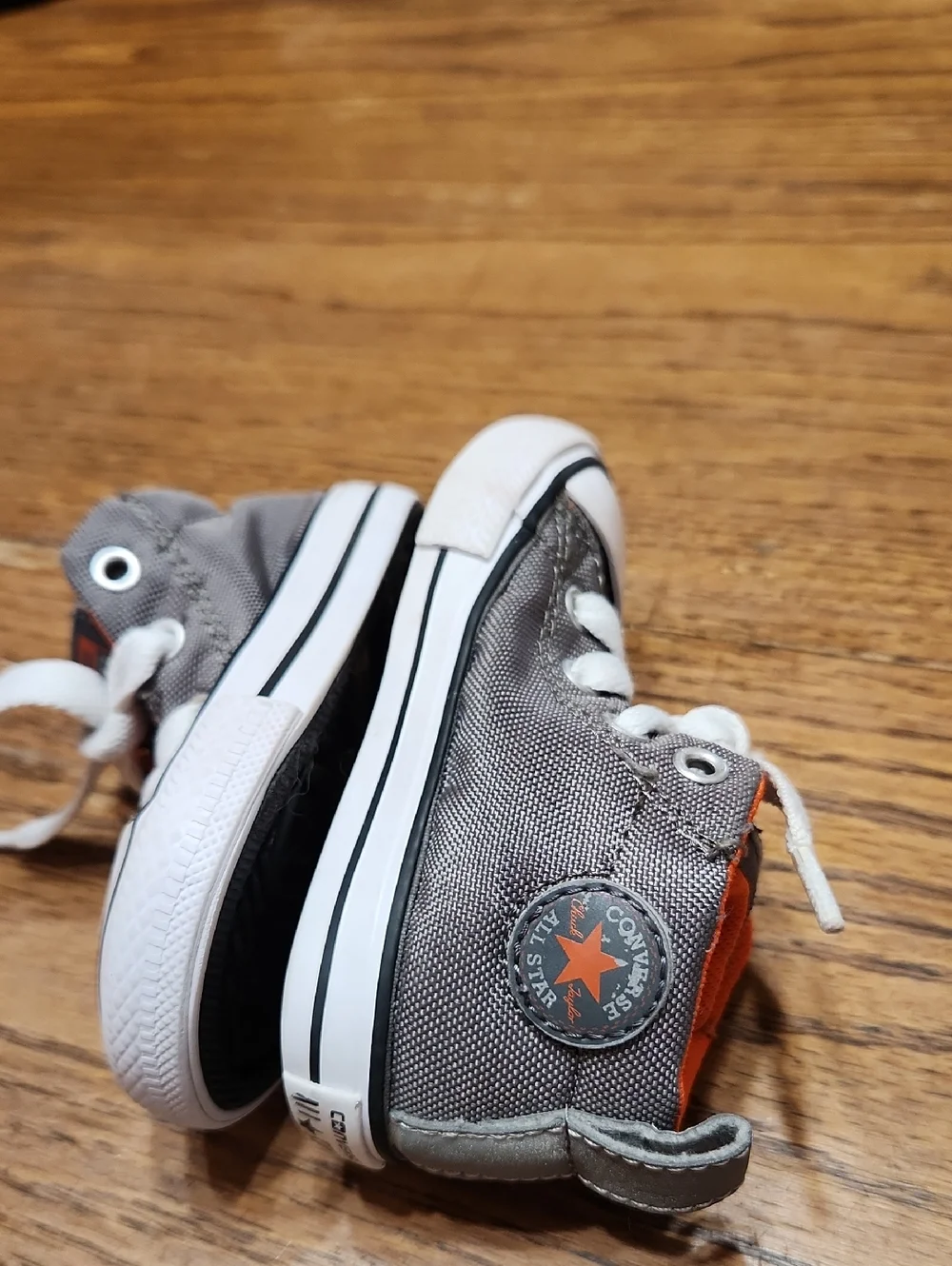 Converse Kids Charcoal Gray & Tangerine Size 5